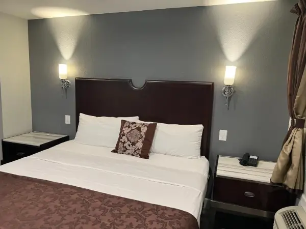 Relax Inn 10